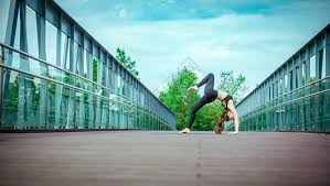 电竞博彩2025年市场规模达50亿美元